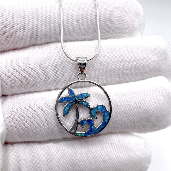 .925 Sterling Silver Waves and Palm Tree Necklace - Picture 3 of 16